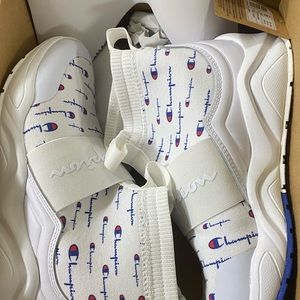 White champion shoes, never worn size 8 in womens